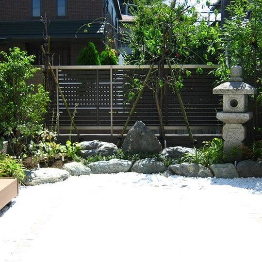 画像1681：心落ち着く和風庭園